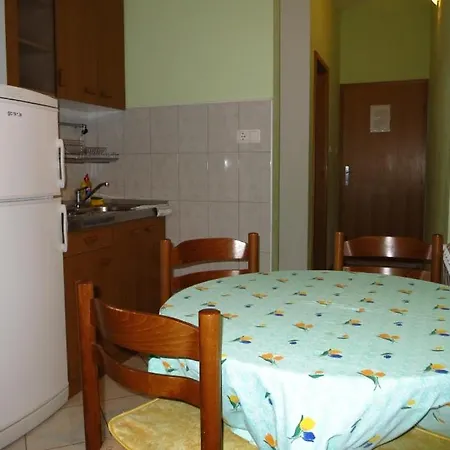 Apartment In Kastel Stafilic With Balcony, Air Conditioning, W-Lan 3784-7 * Kaštela